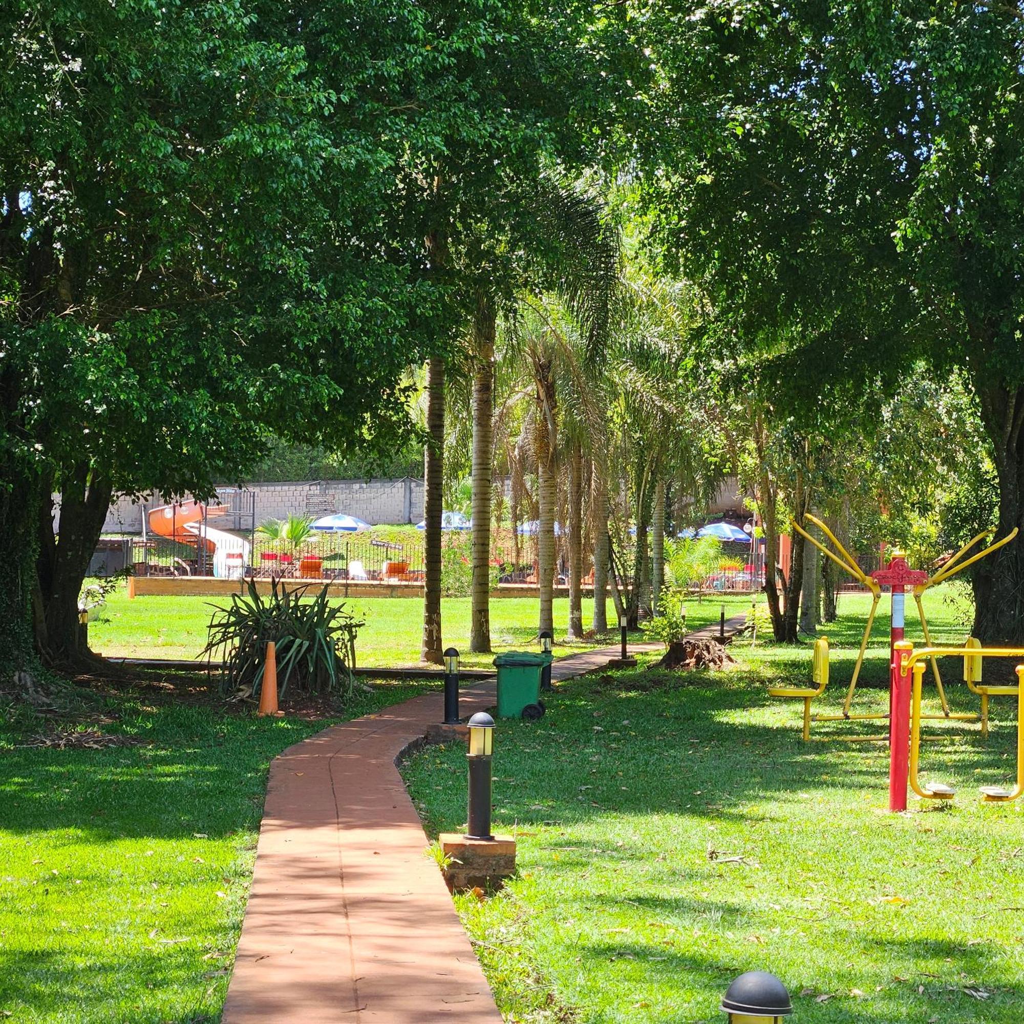 Cabanas El Refugio Del Mensu Puerto Iguazú Esterno foto