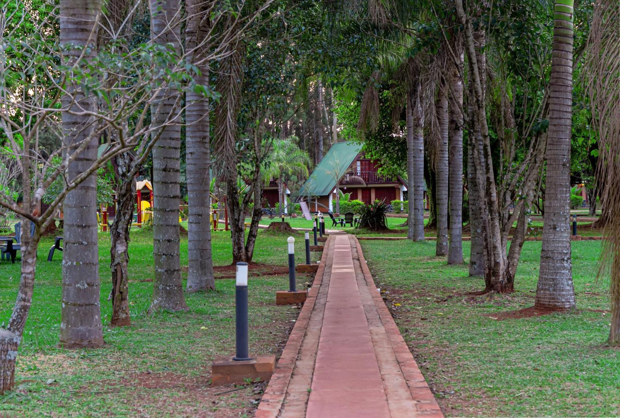 Cabanas El Refugio Del Mensu Puerto Iguazú Esterno foto