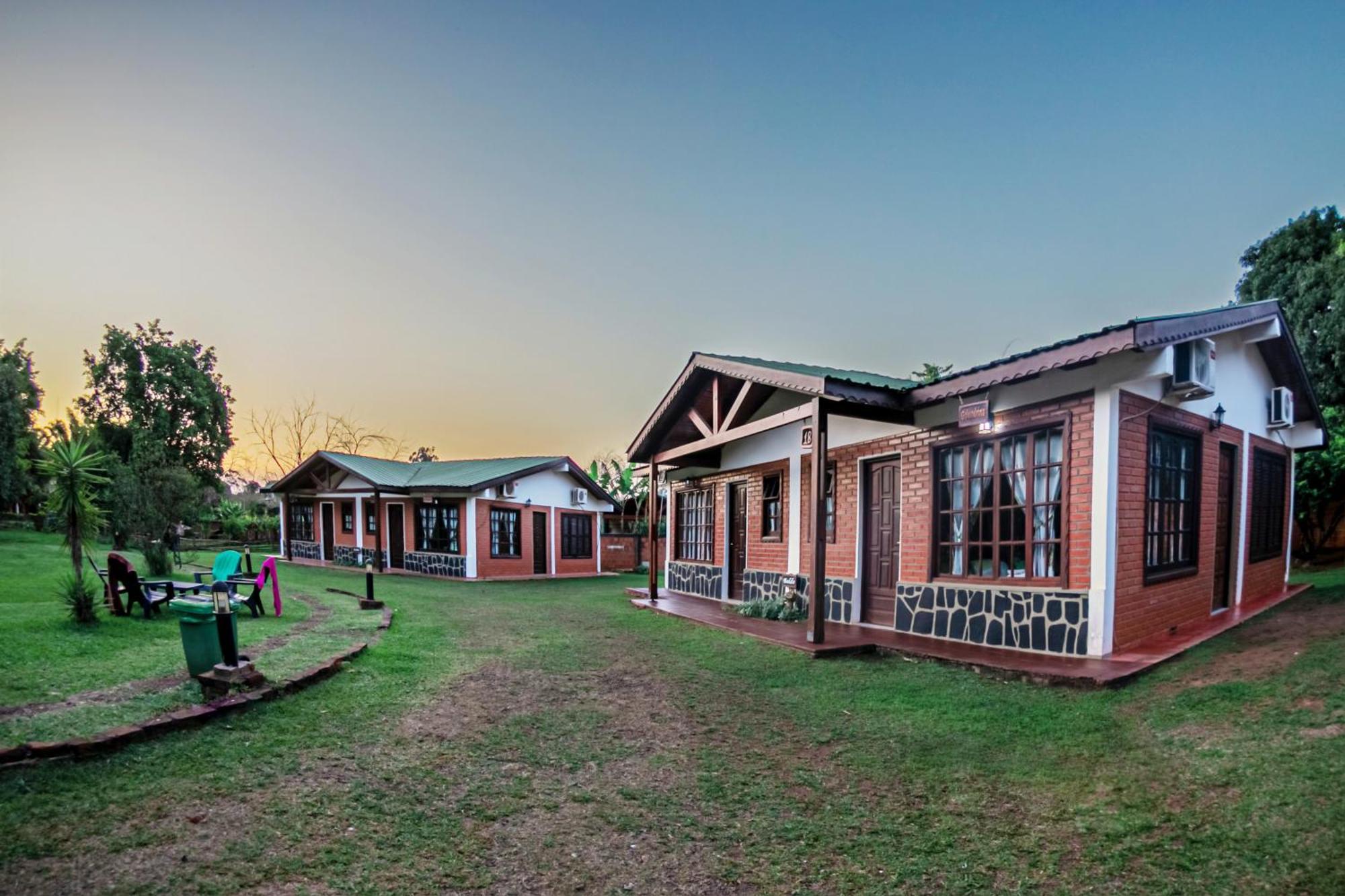Cabanas El Refugio Del Mensu Puerto Iguazú Esterno foto