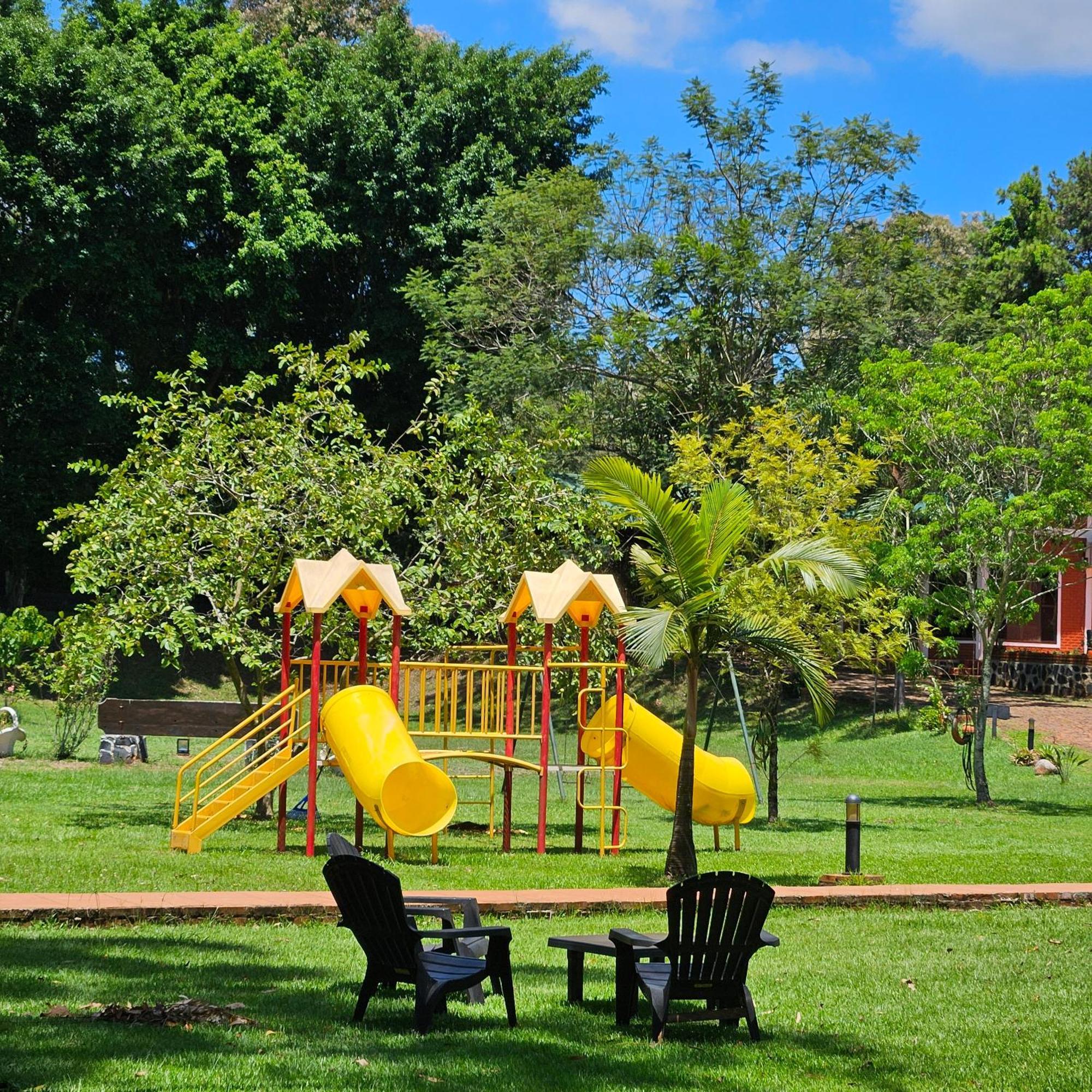 Cabanas El Refugio Del Mensu Puerto Iguazú Esterno foto
