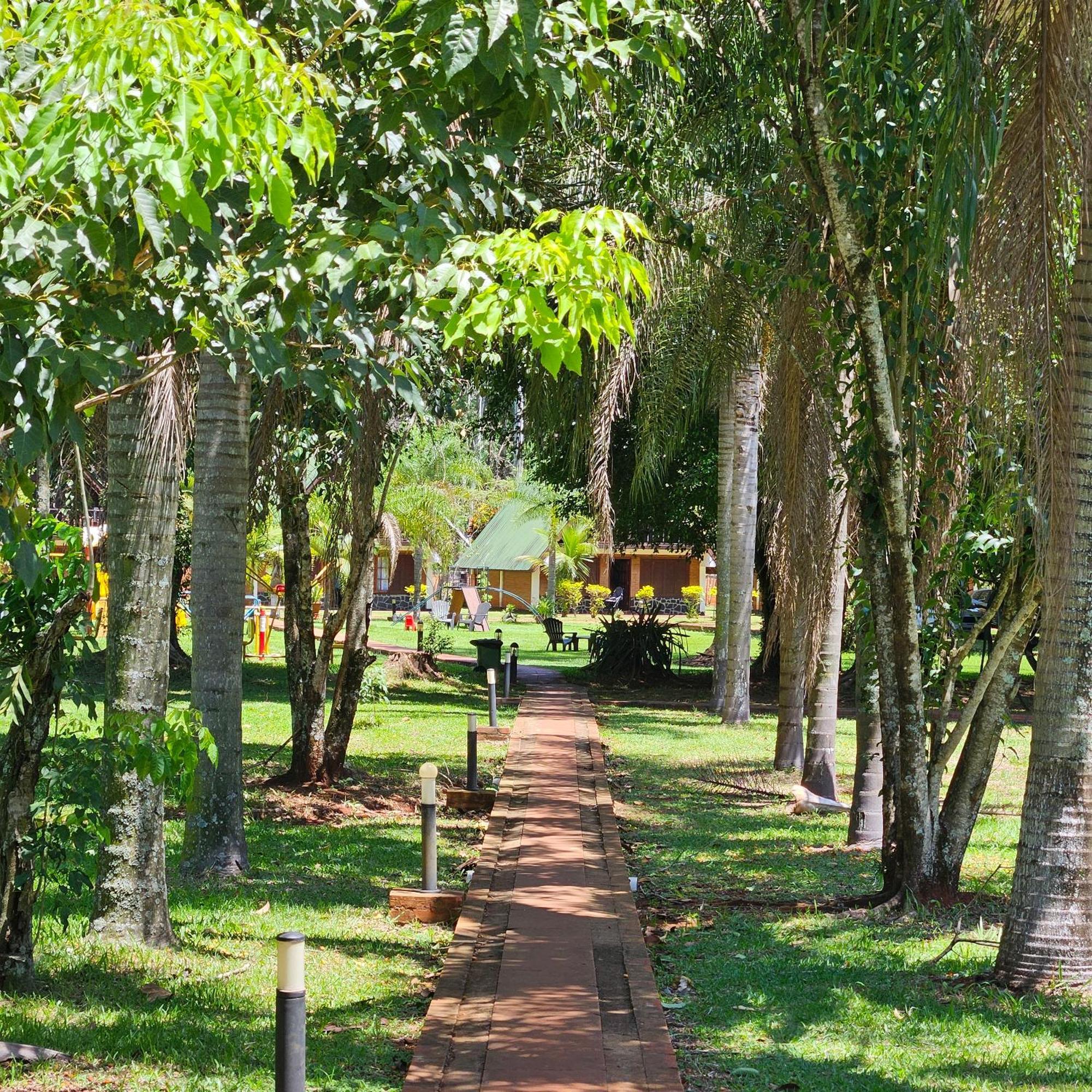 Cabanas El Refugio Del Mensu Puerto Iguazú Esterno foto