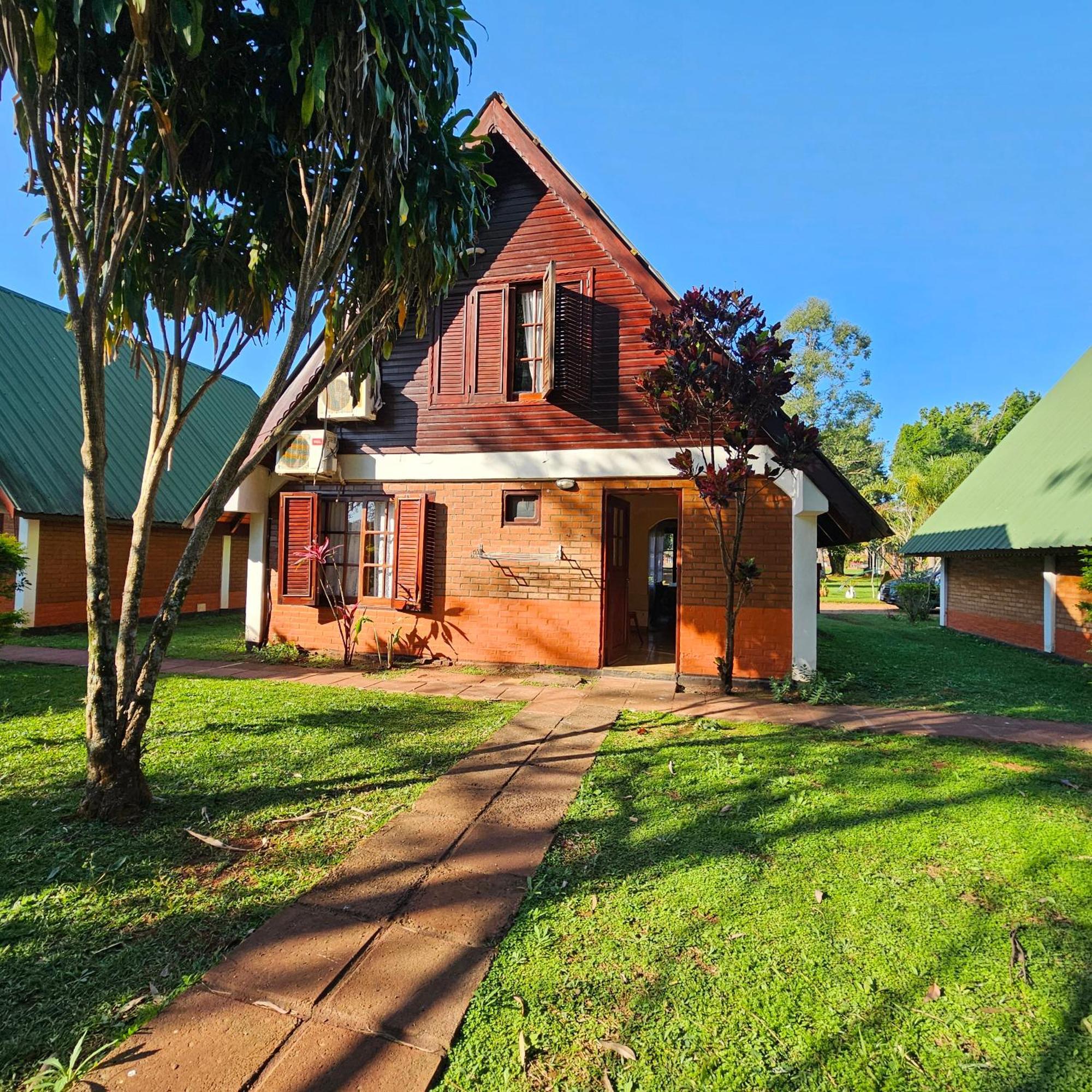 Cabanas El Refugio Del Mensu Puerto Iguazú Esterno foto