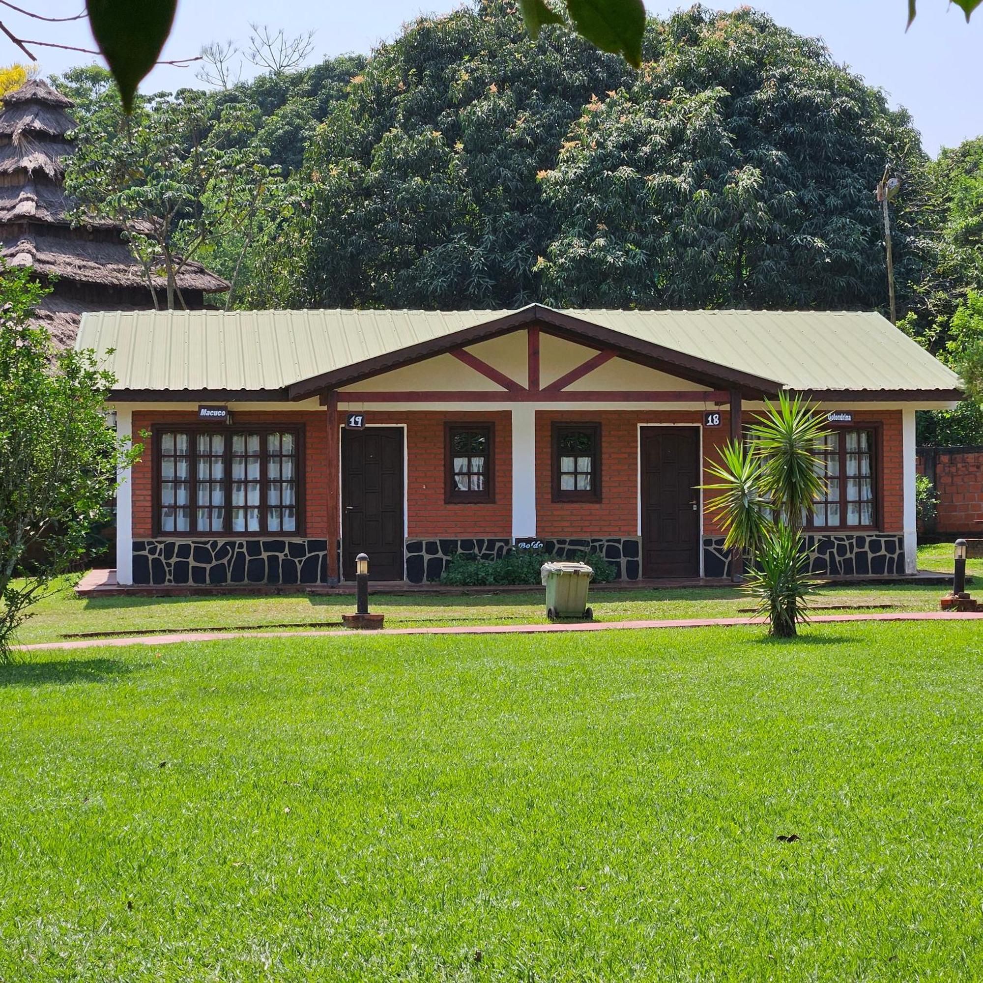 Cabanas El Refugio Del Mensu Puerto Iguazú Esterno foto